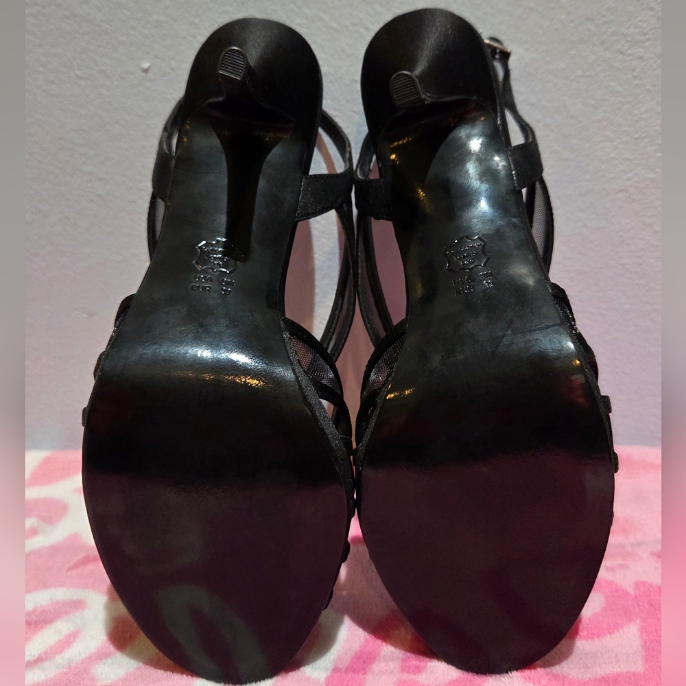 Women's Nina's Black Bess Heel, Size  9M - Picture 7 of 7